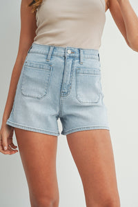 Anna Patch Pocket Short in Light Denim