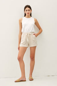 Boardwalk textered Stripe Short in Neutral