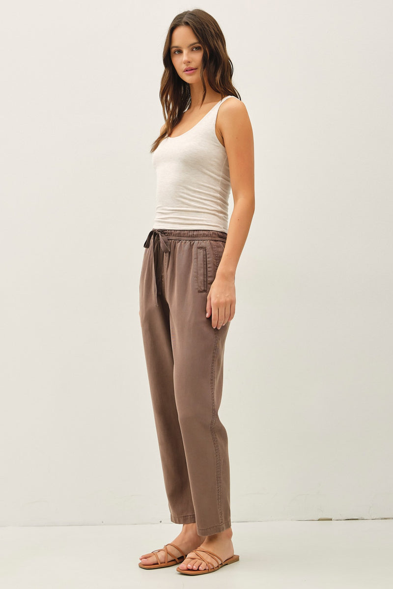 Tappered Crop Pant in Cocoa