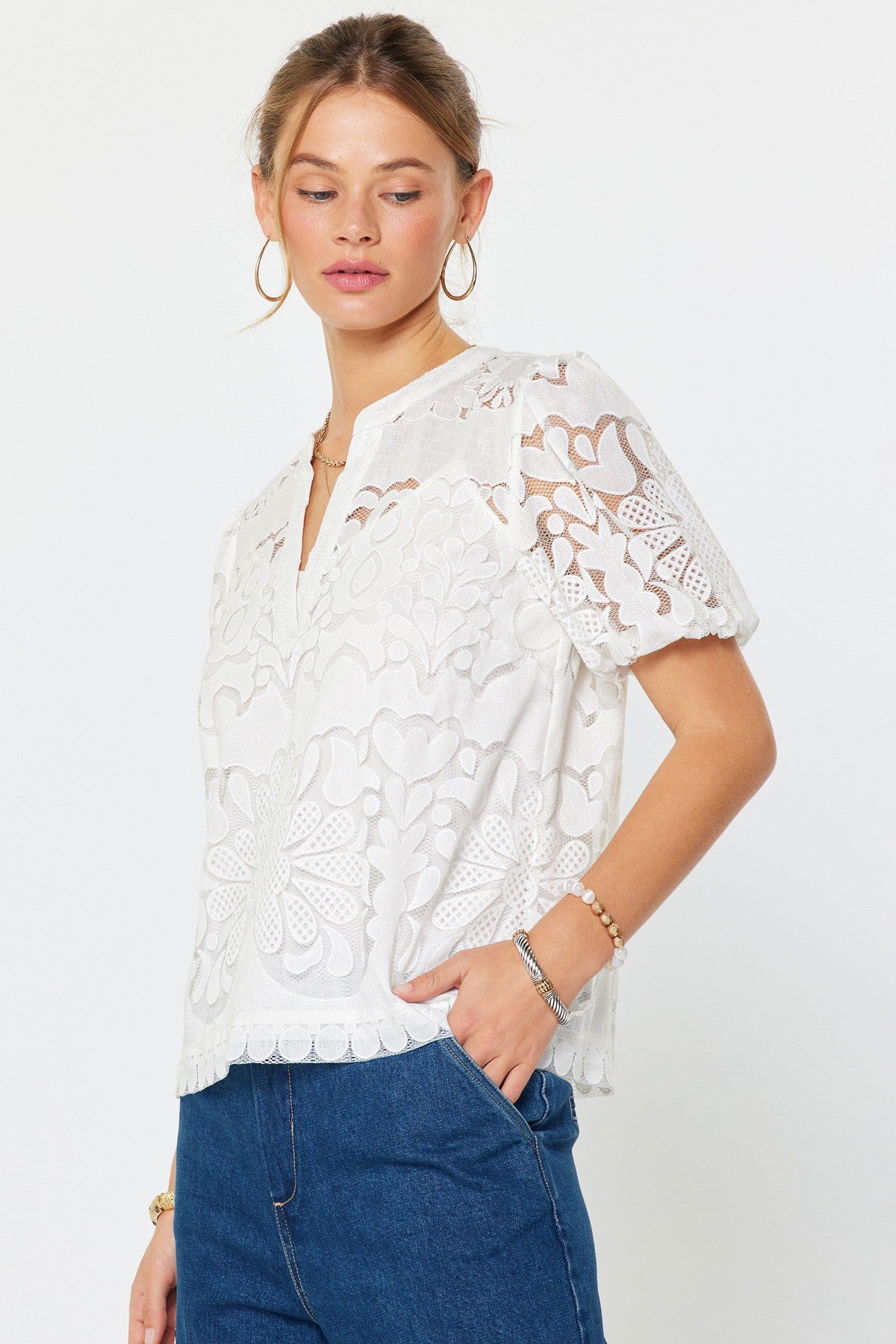 Embrodiered Puff Sleeve Blouse