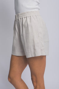 Classic Linen Shorts in Taupe