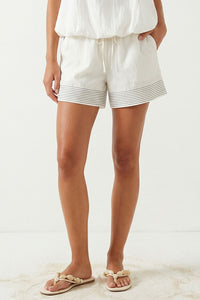 Sun Chaser Contrast Stitch Pull-On Shorts in Ivory