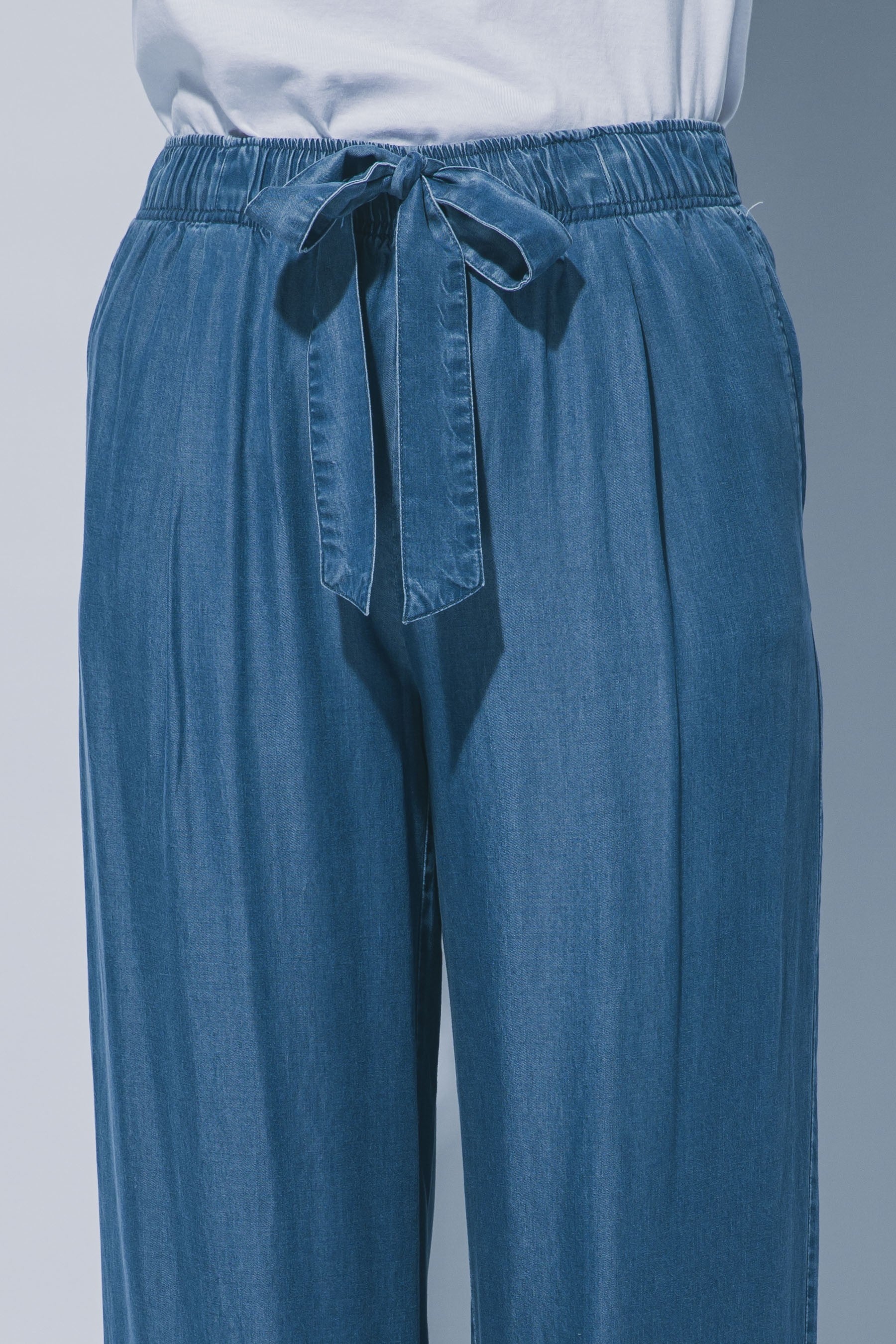 Drawstring Chambray Pants in Blue