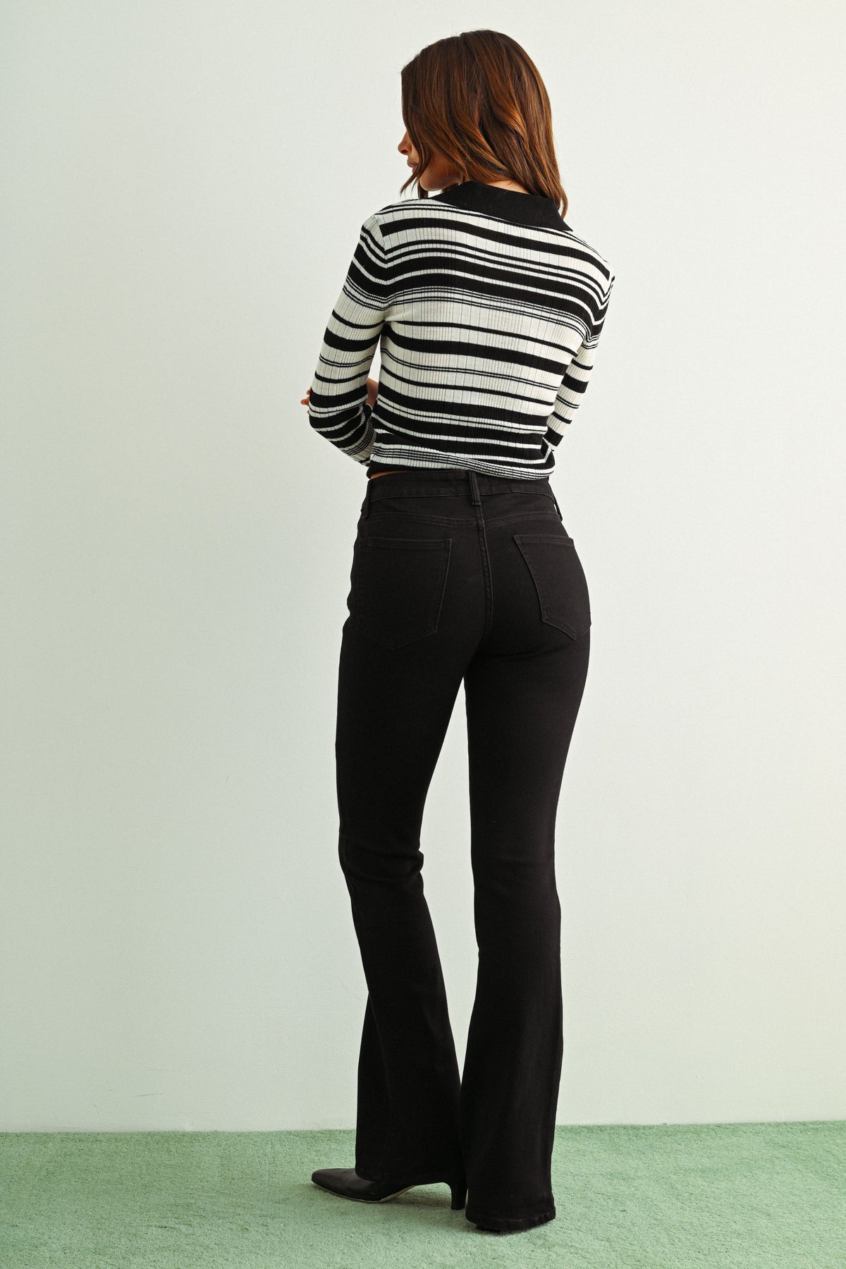 Taylor Skinny Flare Jean in Black