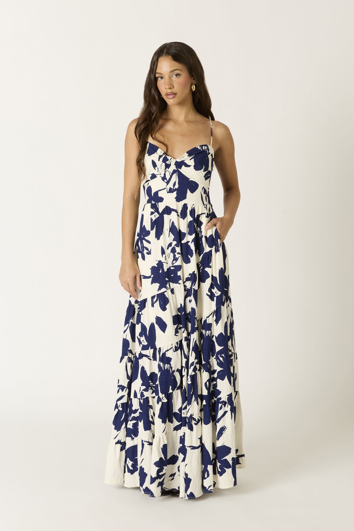 Leilani Floral Maxi Dress in Navy SMALL / Navy